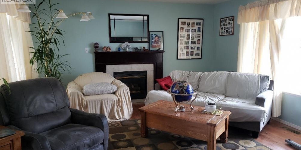 2455 KRESTON STREET Terrace Photo 3 2455 KRESTON STREET Terrace Photo 3